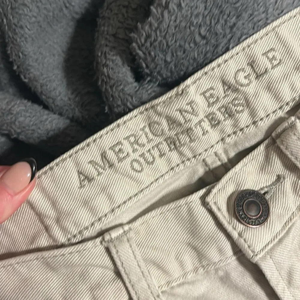 American Eagle slim straight Bone Jeans Size 29